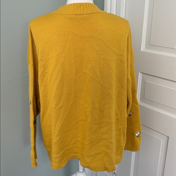 Disney Yellow Women's Embroidered Winnie the Pooh Cardigan Sweater Size XL - Picture 4 of 9